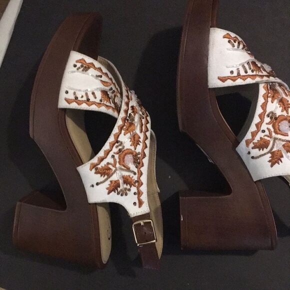 Comfort Beaded Heels - Picture 9 of 15